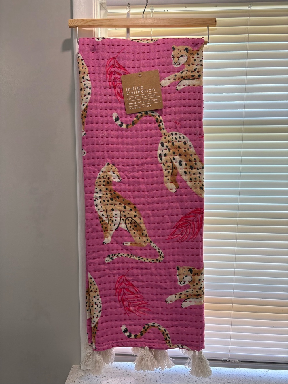 NWT Indigo Collection Pink Cheetah Decorative Throw